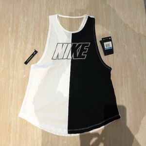 NWT NIKE Black and White Color Block Graphic Dri-Fit Tank Top Womens M